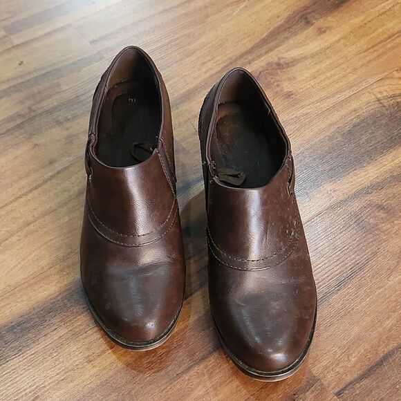 Baretraps Choc Brown Heeled Boots - Picture 1 of 8